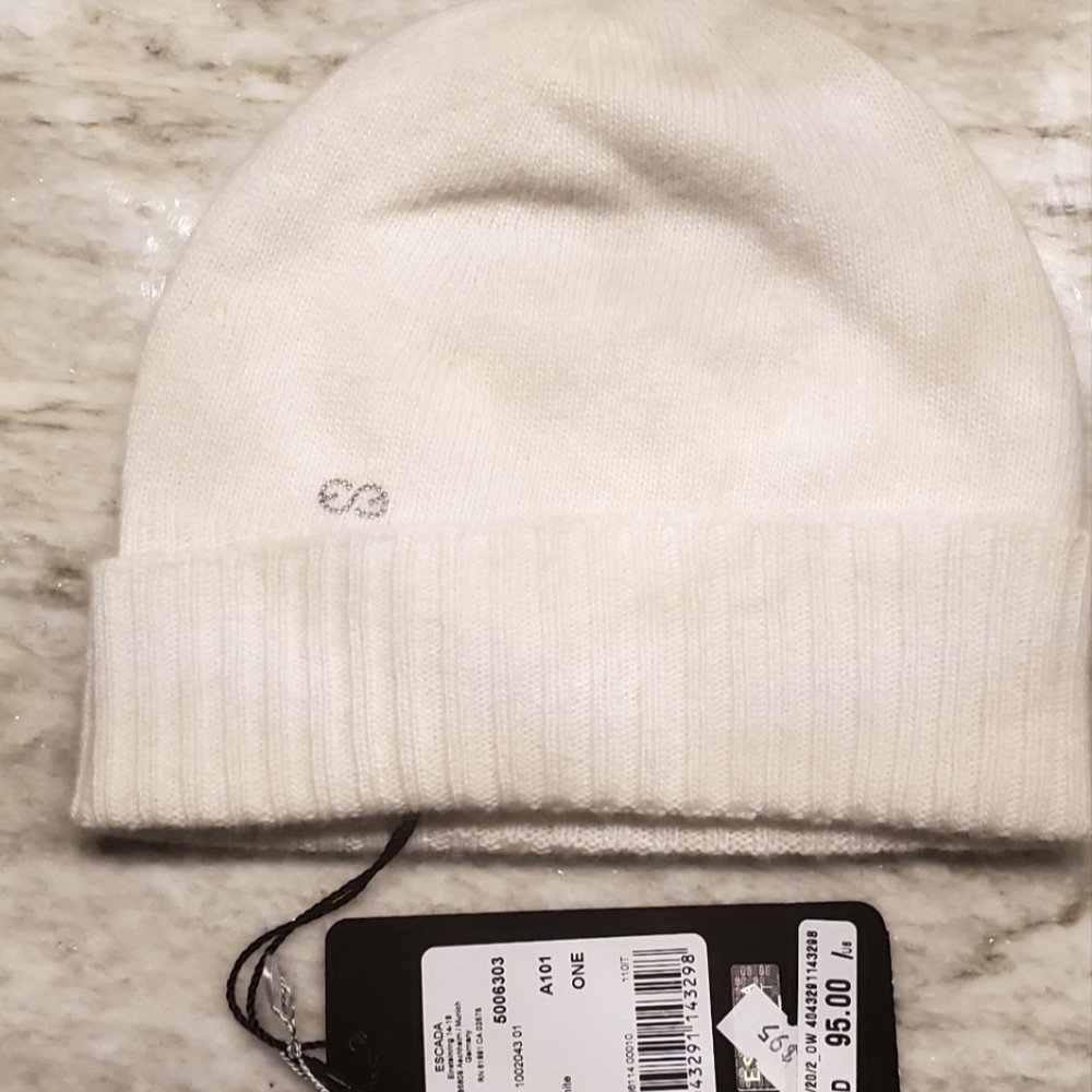 Escada brand new off white winter women Hat.